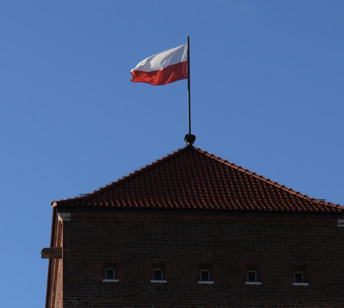 Flaga Polska na Wawelu