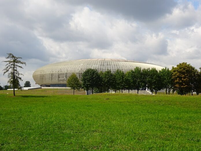 Punkt rejestracji uchodźców w Kraków Arena od dzisiaj działa krócej